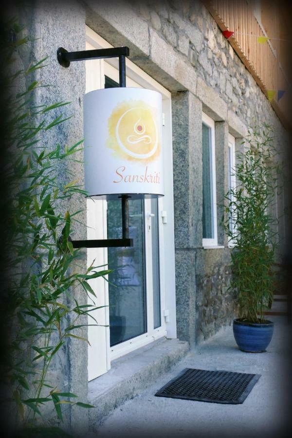 Sanskriti Hotel Scionzier Kültér fotó